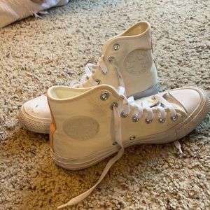 cream converse
